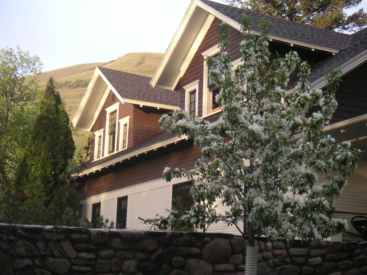Blossom'S Bed And Breakfast Missoula Exterior photo
